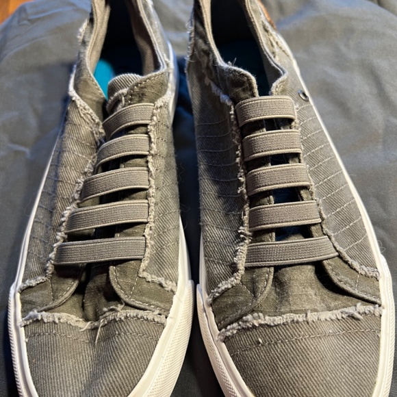 Blowfish Sneaker - Picture 2 of 4